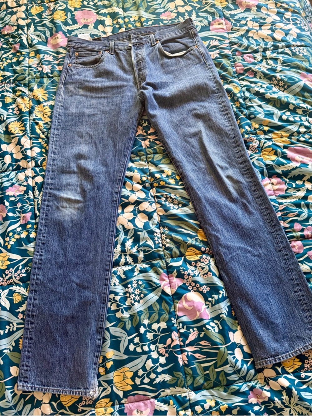 Levi's 501 Men’s Jeans- size 33 x 34